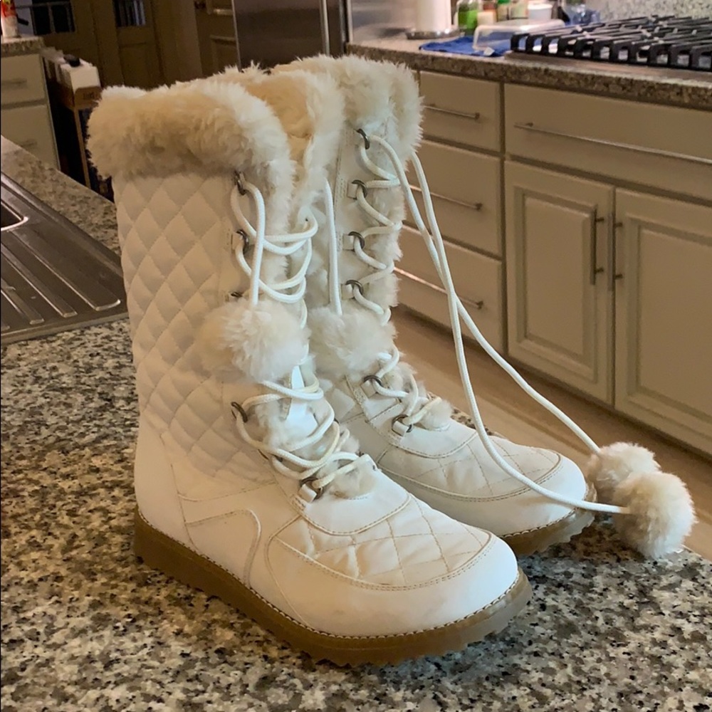 Ladies creme boots